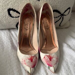 Ted Baker Women's Heels - Cream and Pink Floral